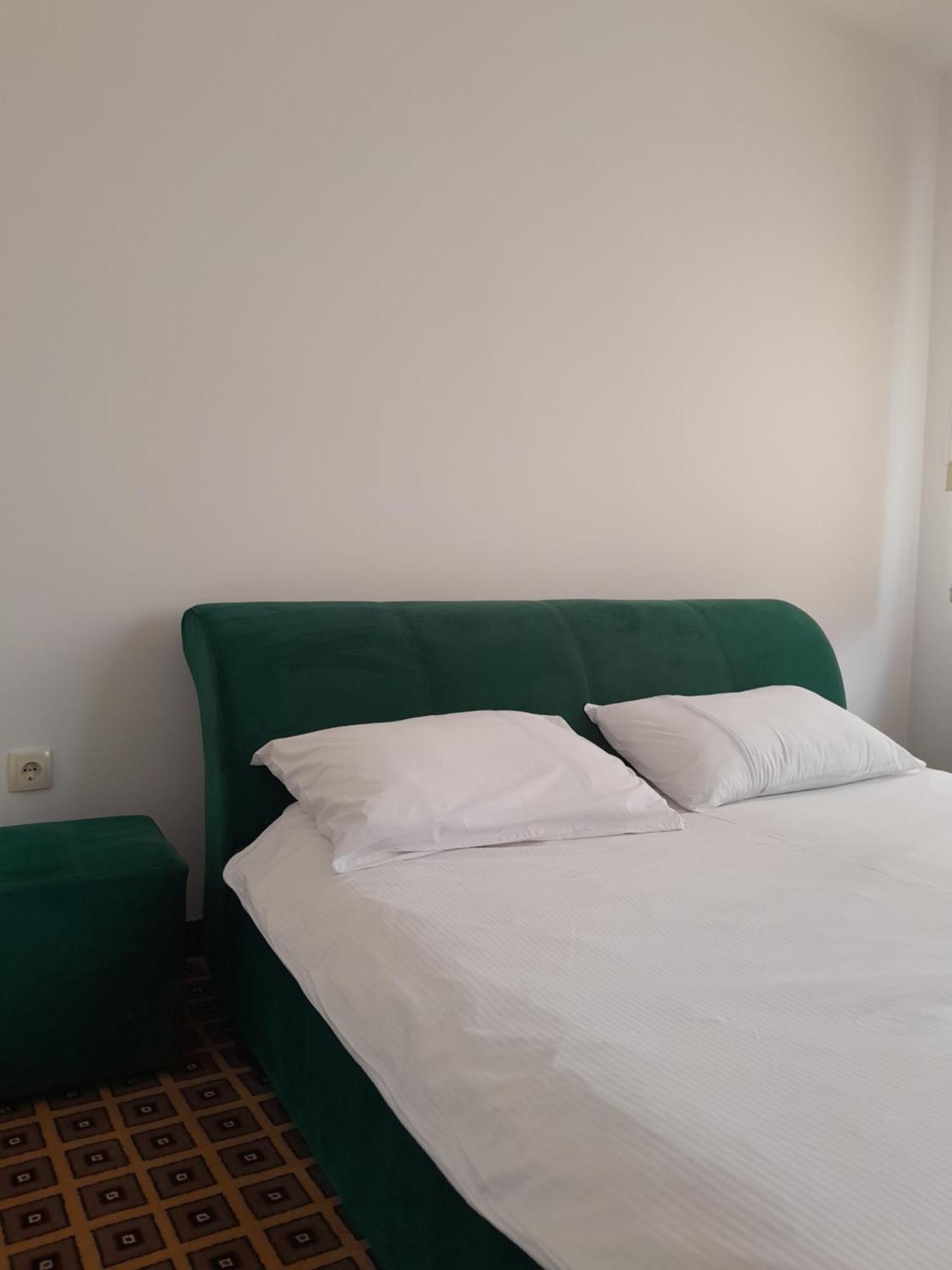 Hotel Victoria Lukavica Εξωτερικό φωτογραφία