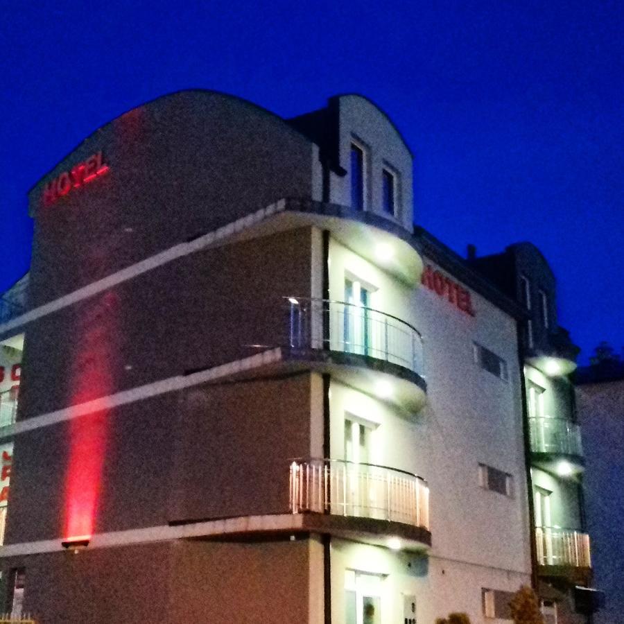 Hotel Victoria Lukavica Εξωτερικό φωτογραφία