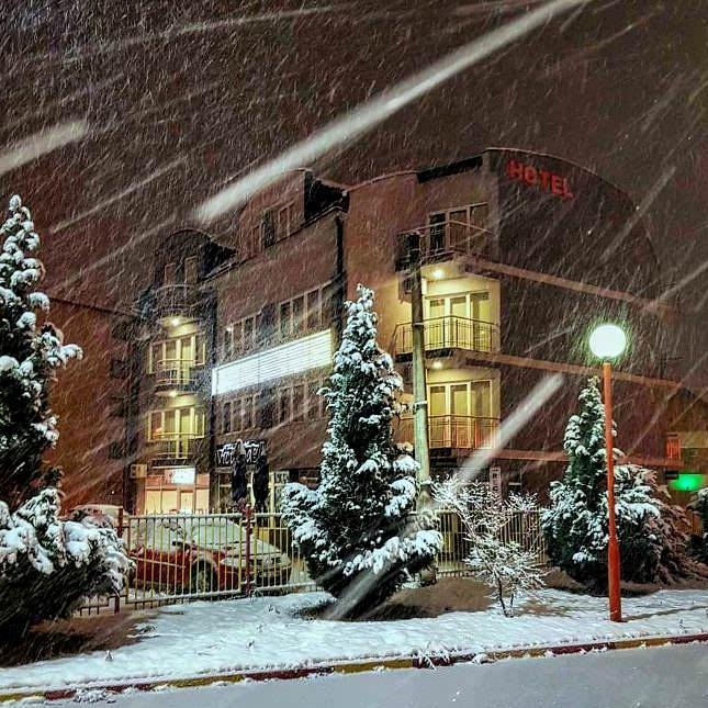 Hotel Victoria Lukavica Εξωτερικό φωτογραφία